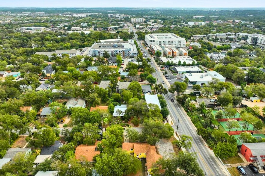 More Photos Of 2710 Manor Rd, Austin Office For Sale
