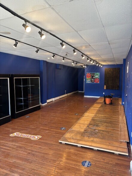 More Photos Of 2813 Bergenline Ave, Union City Storefront Retail Residential For Lease
