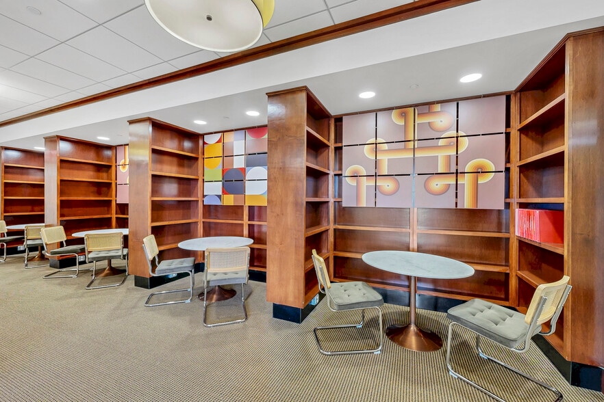 More Photos Of 100 W Stuart Ave, Lake Wales Coworking Space