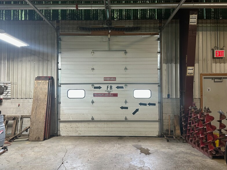 More Photos Of 1815 Morrissey Dr, Bloomington Warehouse For Sale