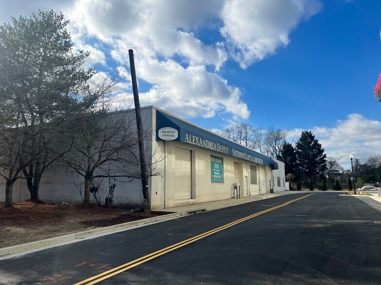 Primary Photo Of 405 Fannon St, Alexandria Warehouse For Sale