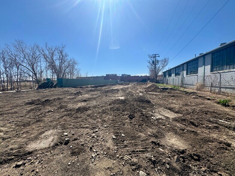 Primary Photo Of 835 E 50th Ave, Denver Warehouse For Sale