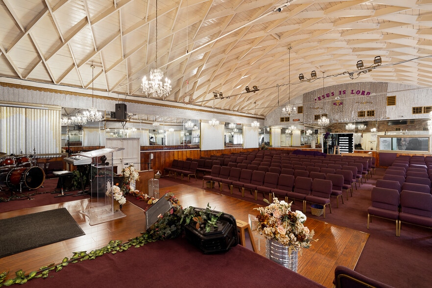 More Photos Of 8461 S San Pedro St, Los Angeles Religious Facility For Sale