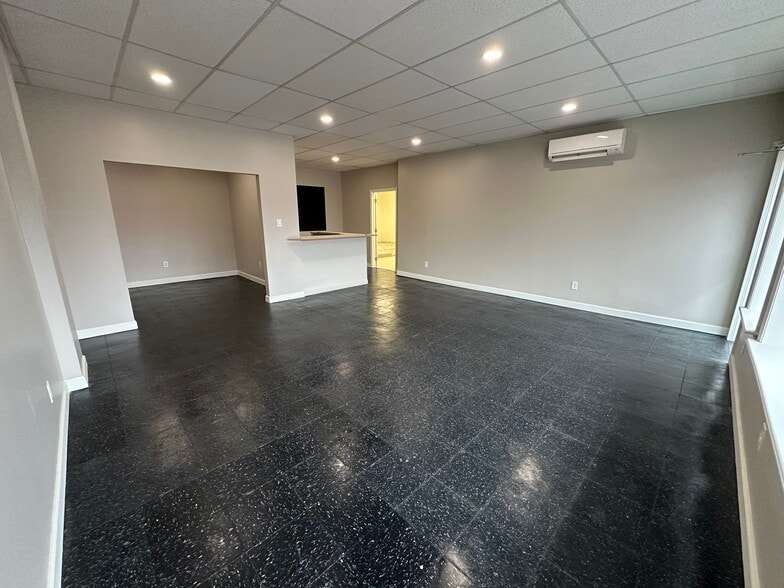 More Photos Of 373 Easton Rd, Horsham Township Auto Repair For Lease