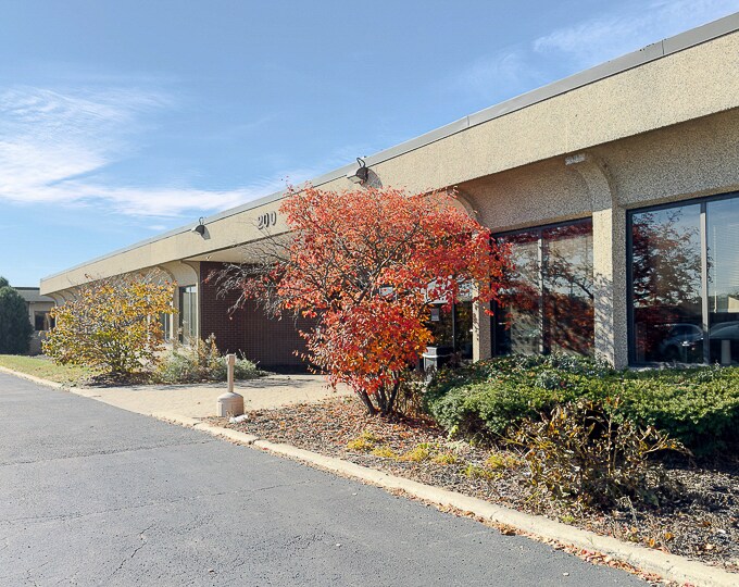 More Photos Of 1400 S Wolf Rd, Wheeling Office For Sale