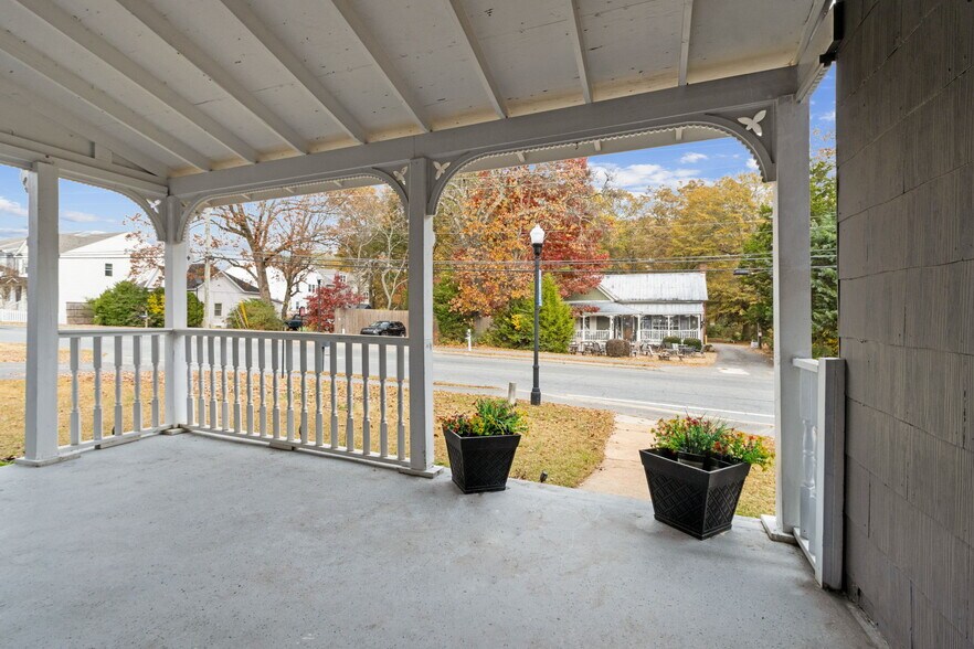 More Photos Of 2951 Moon Station Rd NW, Kennesaw Office For Sale