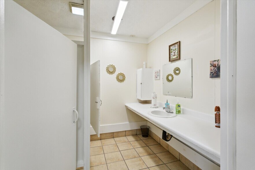 More Photos Of 1721 N King St, Hampton Daycare Center For Sale