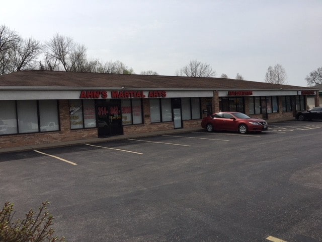 More Photos Of 12032 Tesson Ferry Rd, Saint Louis Storefront Retail Office For Lease