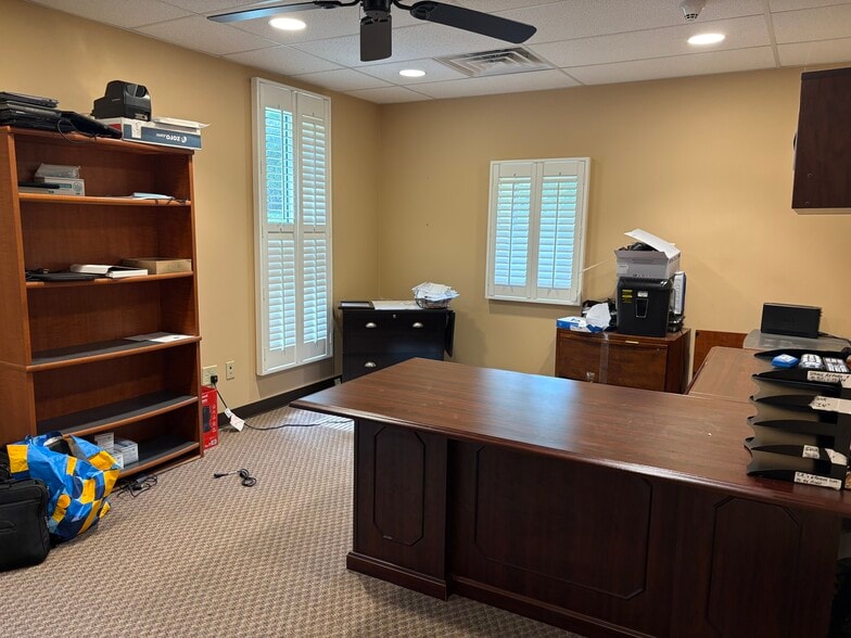 More Photos Of 25 Ross St, Wharton Warehouse For Lease