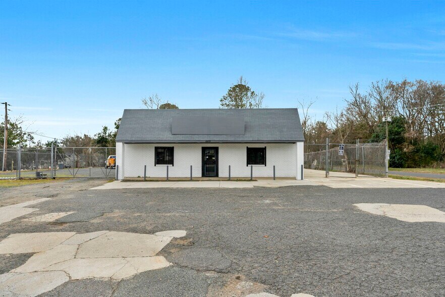 Primary Photo Of 2215 West Blvd, Charlotte General Retail For Sale