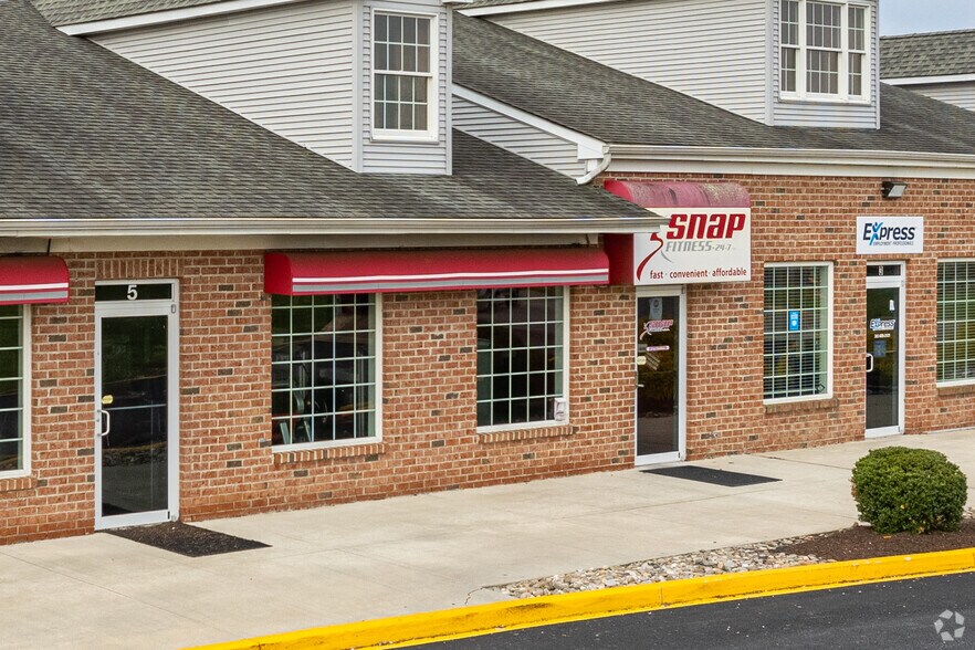 More Photos Of 665 S Carter Rd, Smyrna Office For Lease