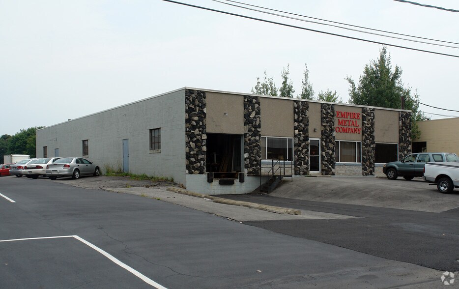 More Photos Of 6800 Newbrook Ave, East Syracuse Flex For Lease
