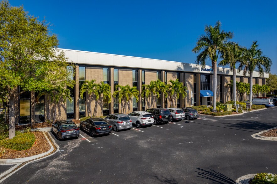 More Photos Of 9500 Koger Blvd N, Saint Petersburg Unknown For Lease