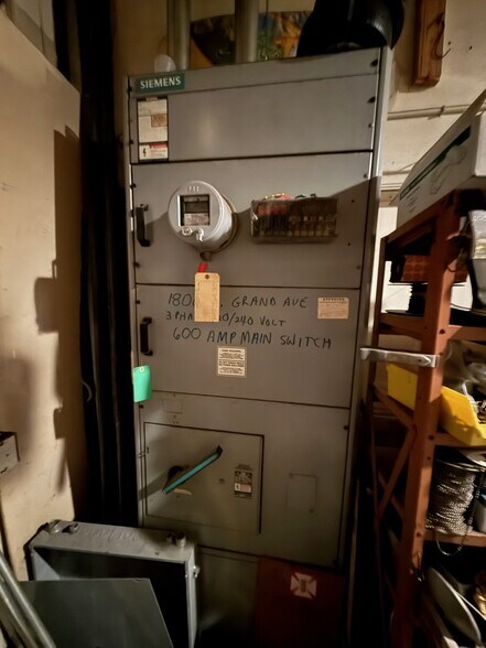 More Photos Of 1800 S Grand Ave, Los Angeles Warehouse For Sale