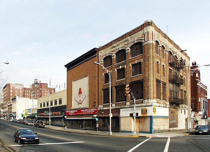 Primary Photo Of 231 Market St, Paterson Office For Sale
