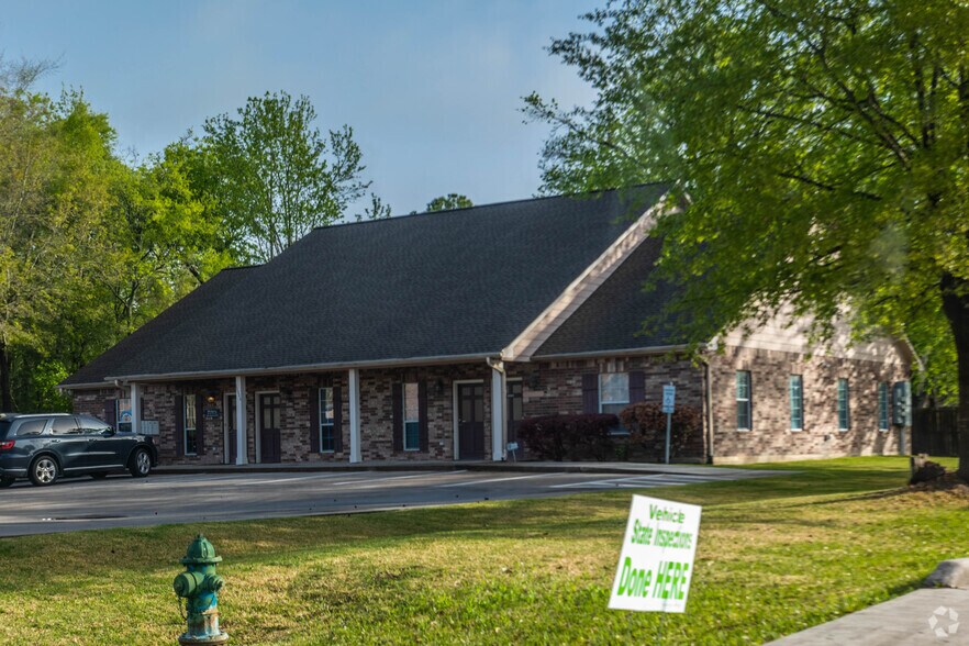 More Photos Of 17006 Seven Pines Dr, Spring Unknown For Lease