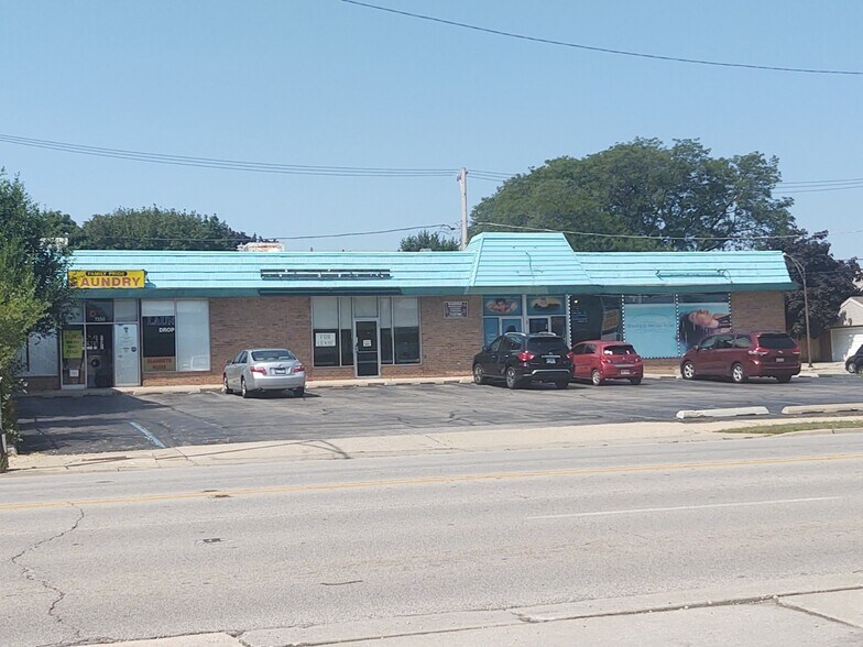 More Photos Of 7250-7258 N Harlem Ave, Chicago Freestanding For Sale