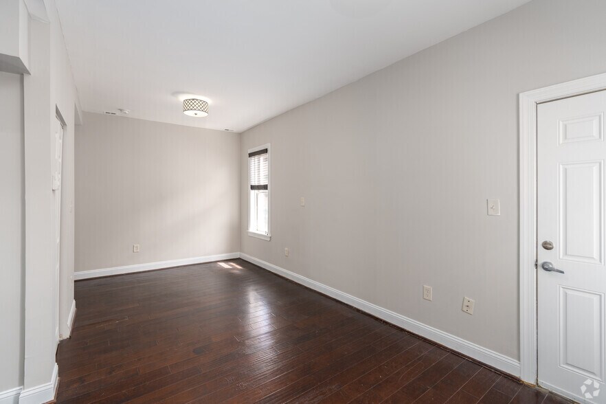 More Photos Of 617-631 W Lexington St, Baltimore Apartments For Lease