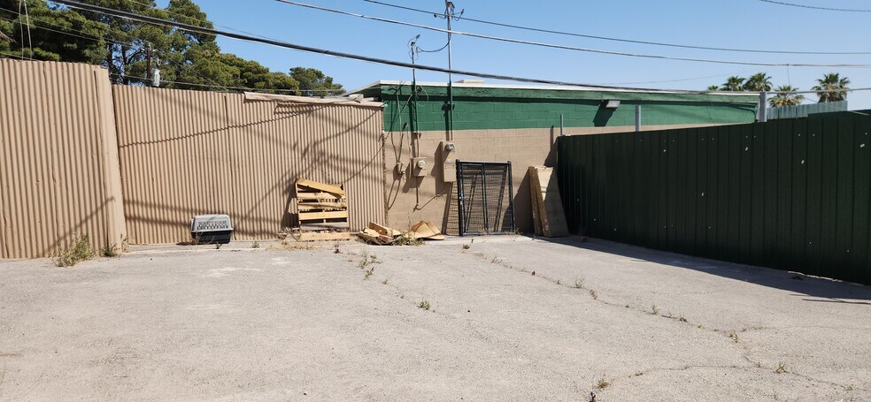 More Photos Of 1709 Stocker St, North Las Vegas Warehouse For Lease