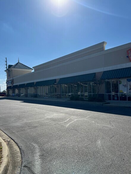 More Photos Of 250-320 S Colonial Dr, Alabaster General Retail For Lease