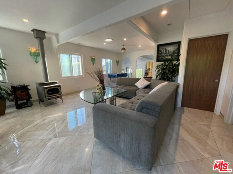 More Photos Of 425 Sunridge St, Playa Del Rey Multifamily For Sale