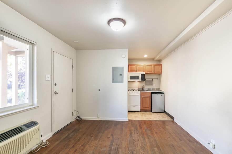 More Photos Of 901 Jasmine St, Denver Apartments For Sale