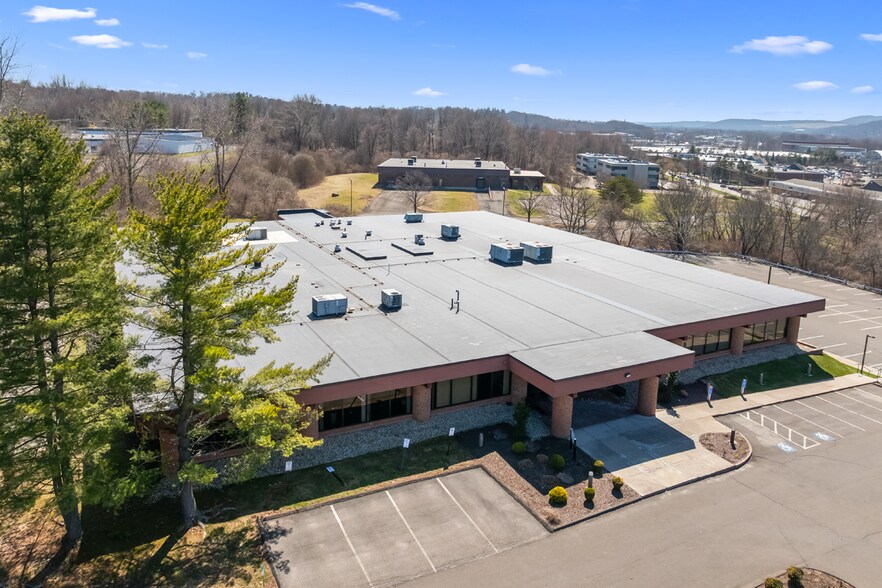 More Photos Of 860 N Main Street Ext, Wallingford Office For Sale