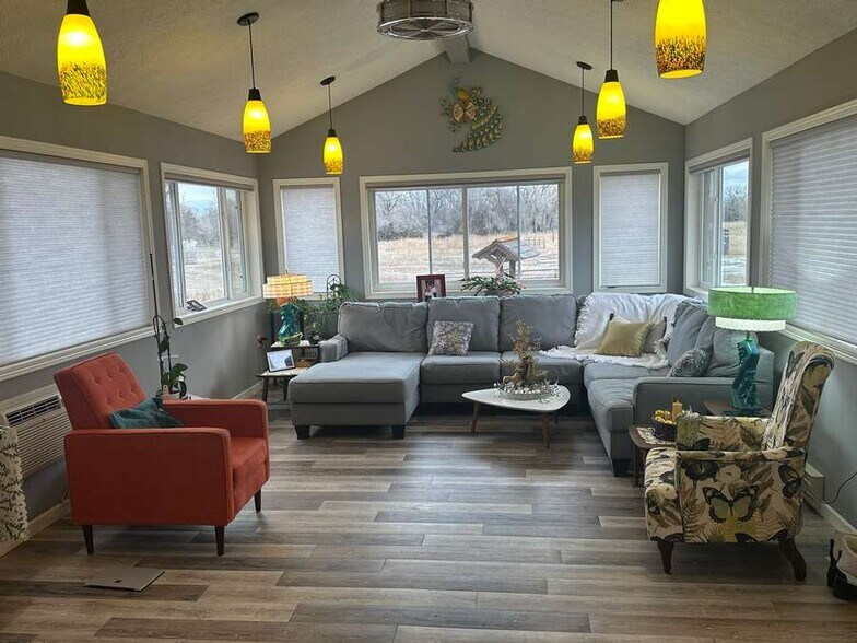 More Photos Of 810 E US Hwy 275, Ewing Hotel For Sale