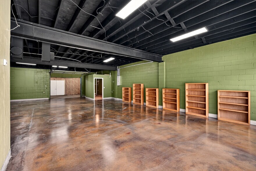 More Photos Of 1141 S Trade St, Tryon General Retail For Lease