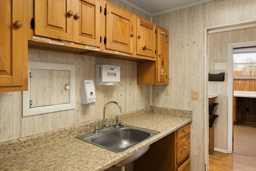 More Photos Of 2400 US Route 9, Hudson Office For Sale
