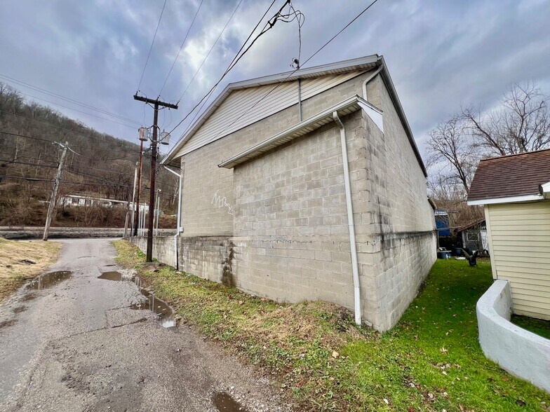 More Photos Of 15095 Maccorkle Ave, Cabin Creek Auto Repair For Sale