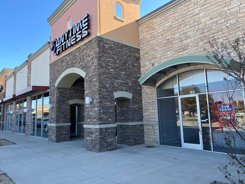 More Photos Of 5000 Western Center Blvd, Fort Worth Unknown For Lease