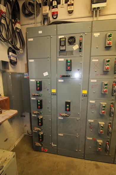 More Photos Of 135 E Front St, Claremont Specialty For Sale