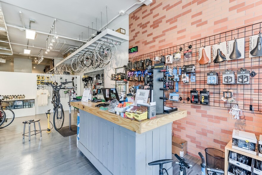More Photos Of 858 Fulton St, Brooklyn Bank For Sale