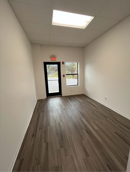 More Photos Of 877 NE 27th Ln, Cape Coral Distribution For Lease
