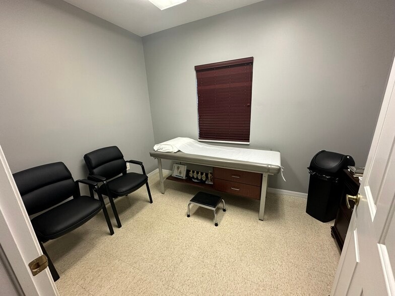 More Photos Of 10960 Sheldon Rd, Tampa Office For Sale