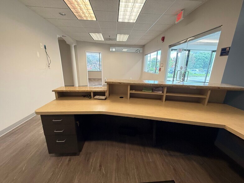 More Photos Of 12200 Tech Rd, Silver Spring Medical For Lease