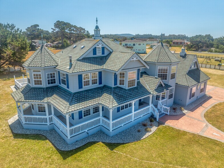 More Photos Of 19351 Del Mar Dr, Fort Bragg Specialty For Sale