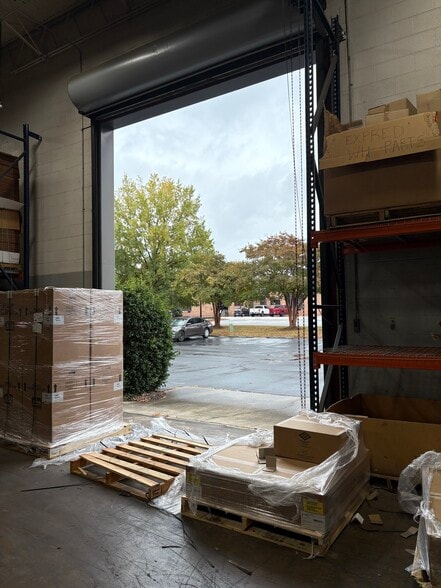 More Photos Of 220 Olympic St, Charlotte Warehouse For Lease