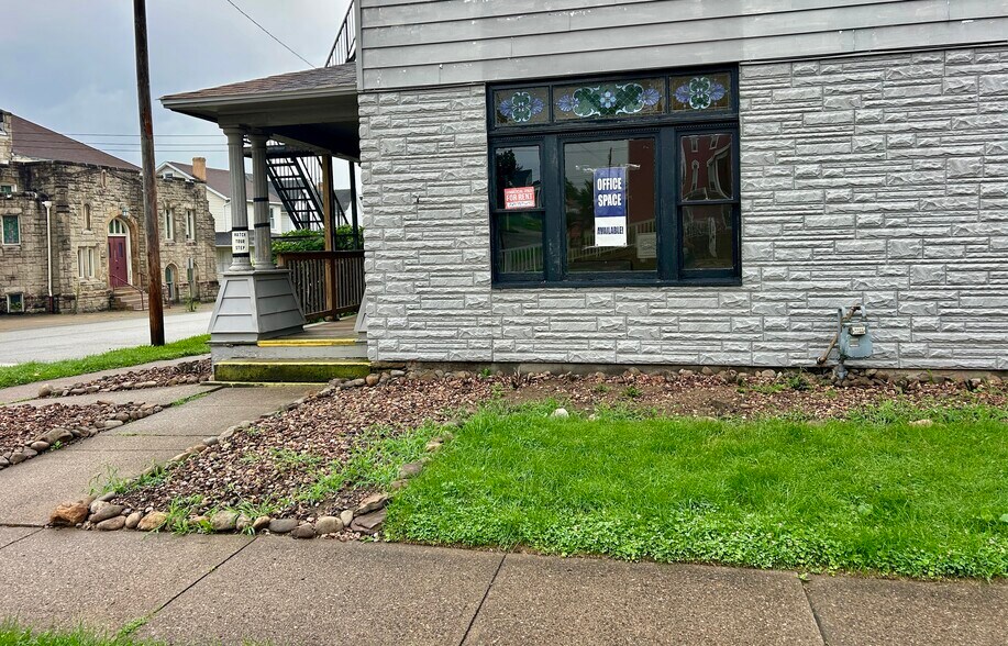 Primary Photo Of 212 N Chestnut St, Scottdale Apartments For Lease