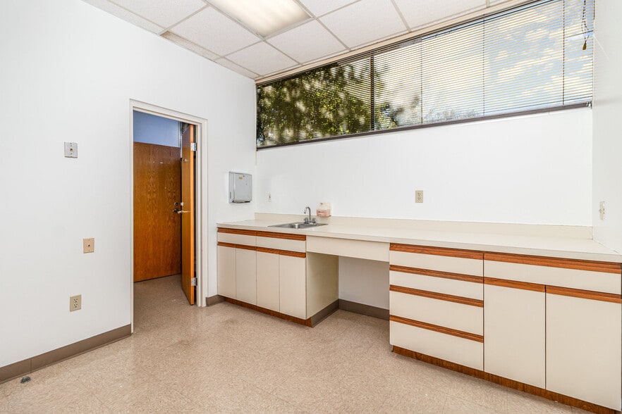 More Photos Of 10196 Springfield Pike, Cincinnati Medical For Sale