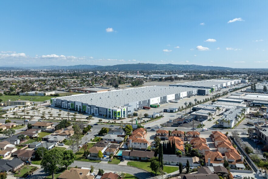 More Photos Of 4200-4250 Shirley Ave, El Monte Distribution For Lease