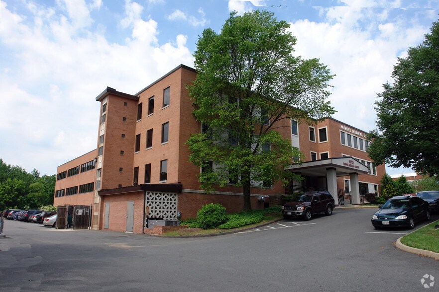 More Photos Of 10721 Main St, Fairfax Medical For Lease