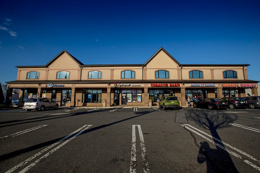 More Photos Of 1252-1264 Stelton Rd, Piscataway Storefront For Lease