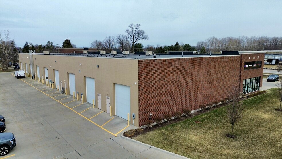More Photos Of 51655-51735 Schoenherr Rd, Shelby Township Warehouse For Lease