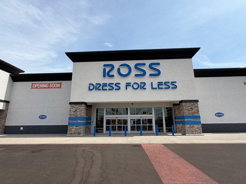 More Photos Of 2055 N Alma School Rd, Chandler Unknown For Lease