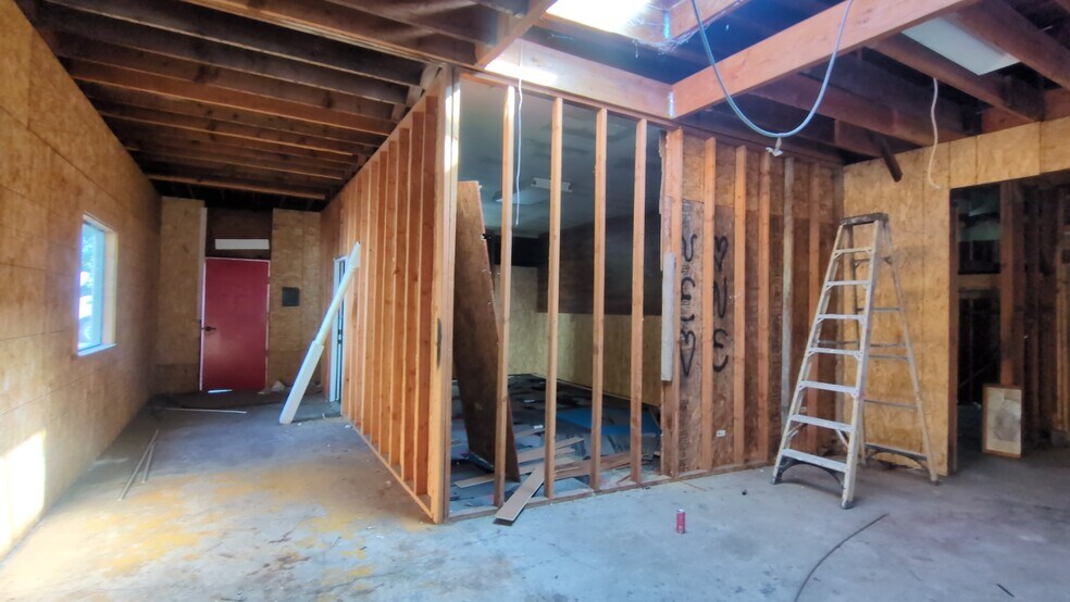 More Photos Of 194 S 24th St, San Jose Showroom For Sale