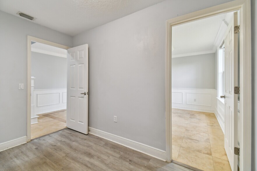 More Photos Of 21859 Sr-54, Lutz Medical For Sale