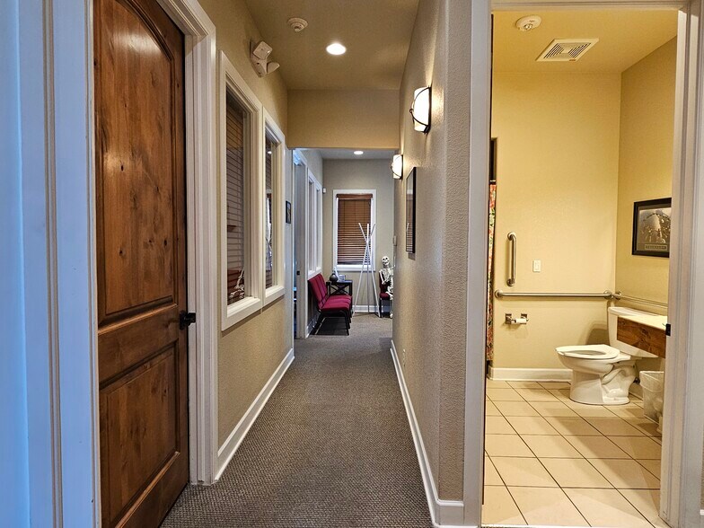 More Photos Of 8081 Shaffer Pky, Littleton Medical For Sale
