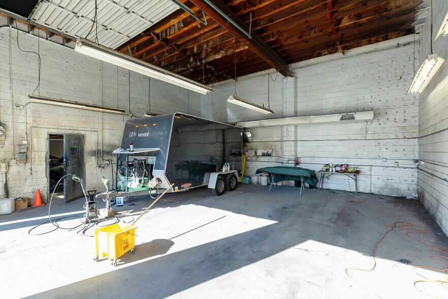 More Photos Of 1940 E Powell Blvd, Gresham Auto Dealership For Sale